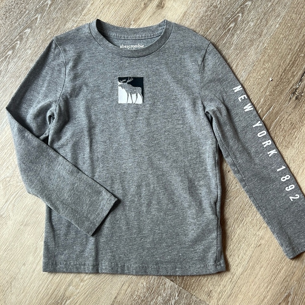 Boys Abercrombie long sleeve t-shirt size 7/8